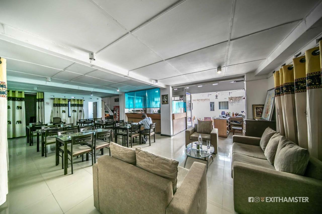Charlton Kandy City Rest מראה חיצוני תמונה